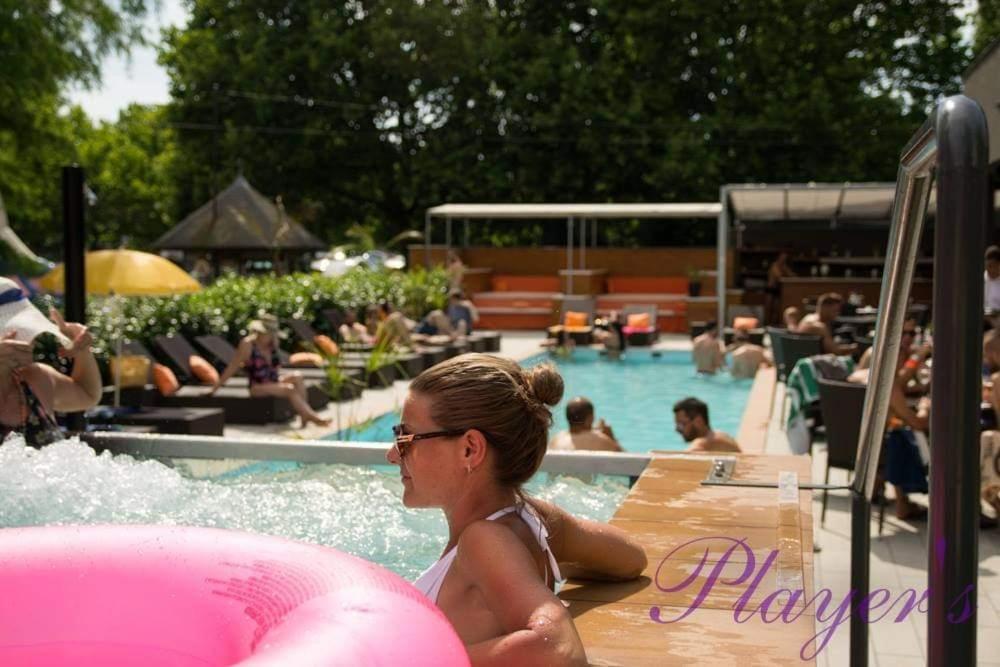Player'S Pool&Rooms 본보야크바세기 외부 사진