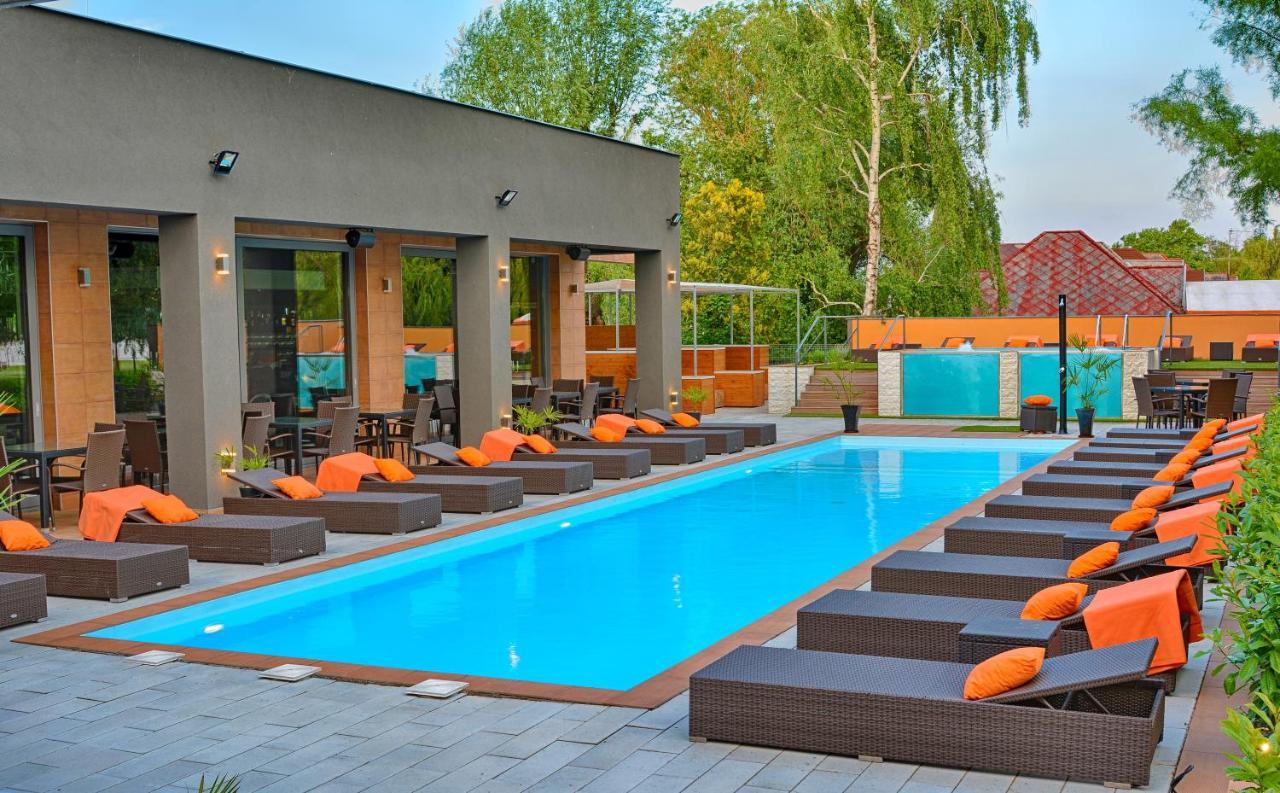 Player'S Pool&Rooms 본보야크바세기 외부 사진