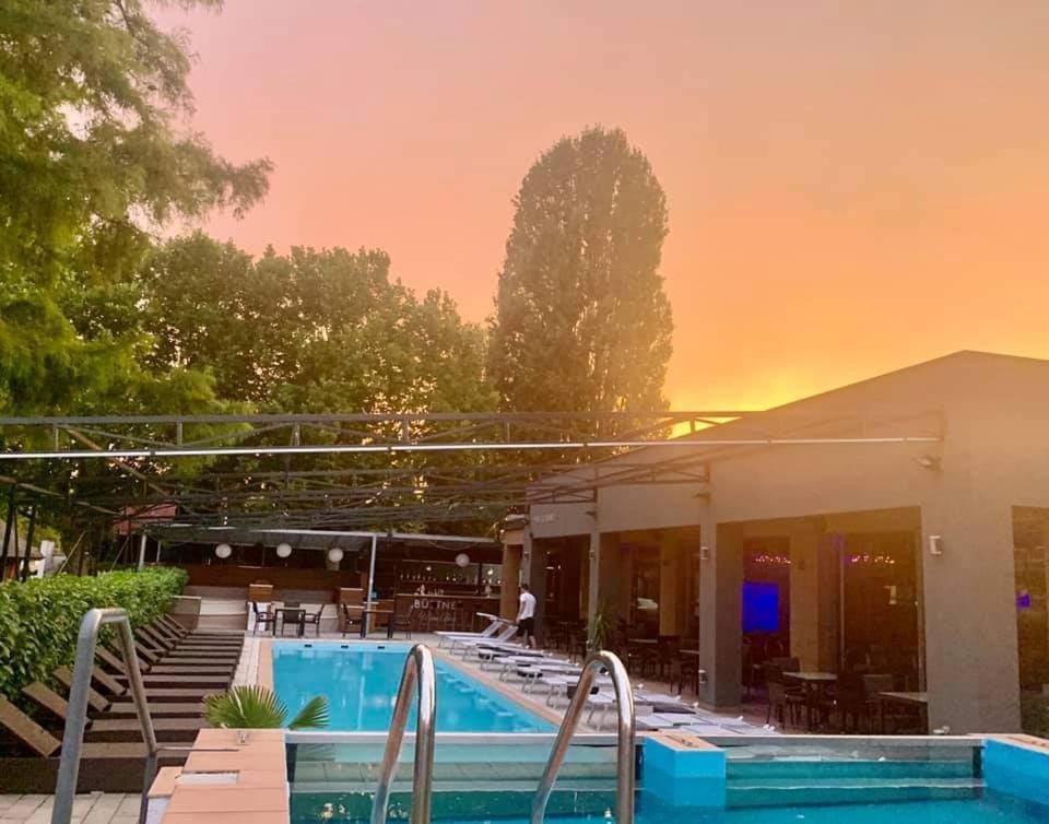 Player'S Pool&Rooms 본보야크바세기 외부 사진